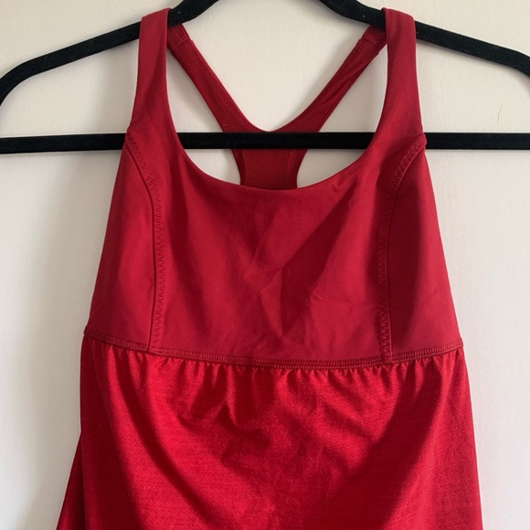 Lululemon Athletica Athletic Shelf Bra Red Venus Tank size 4 EUC - Picture 4 of 7